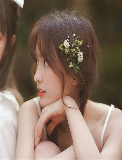 最近中文mv字幕免费高清在线7_轱辘女人和井_摸奶门视频